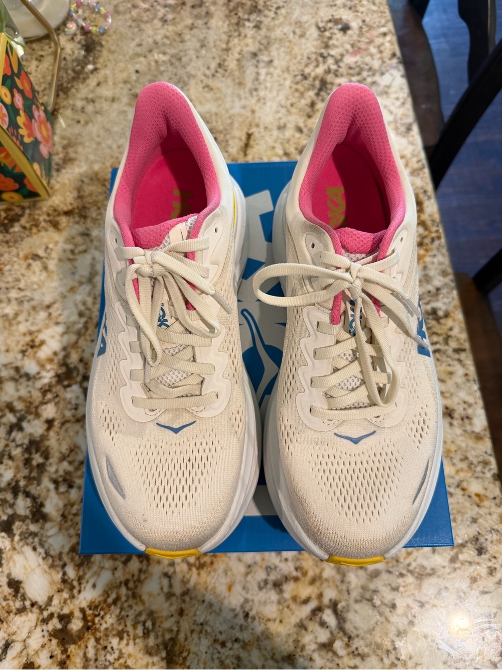 HOKA Bondi 9 - Picture 2 of 5
